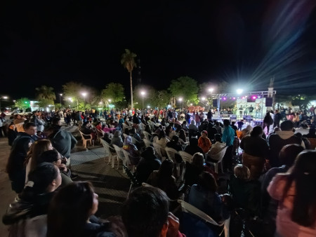 La gestión del intendente Norberto Villordo celebró el Día de la Madre con un gran festejo en la Plaza Libertad 
